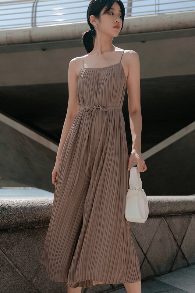 ETON PLEAT JUMPSUIT IN TAUPE PINK