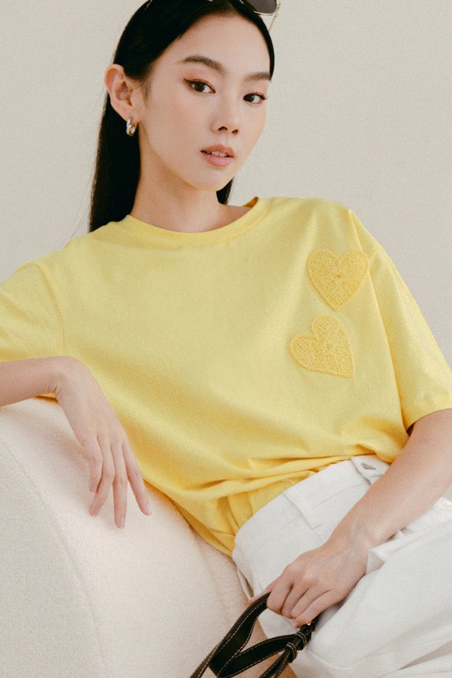 HEARTS EMBROIDERY TEE IN BUTTER