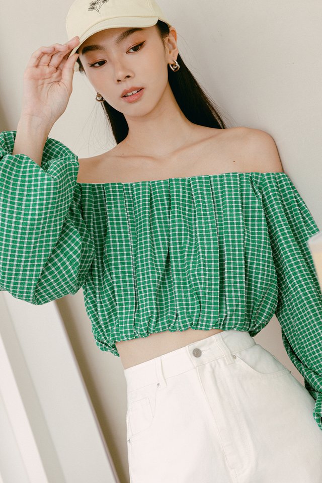 PEGS CHECKED TOP IN KELLY GREEN