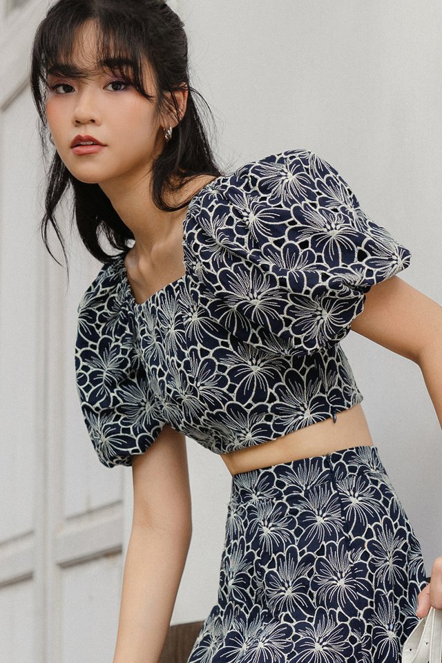 DIONE EMBROIDERY TOP IN NAVY