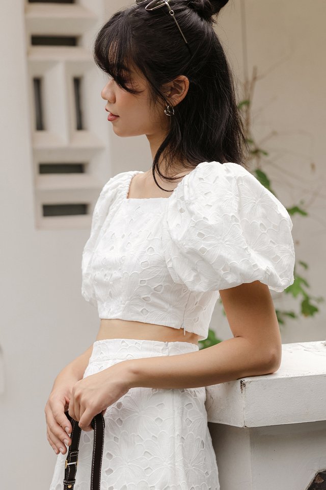 DIONE EMBROIDERY TOP IN WHITE