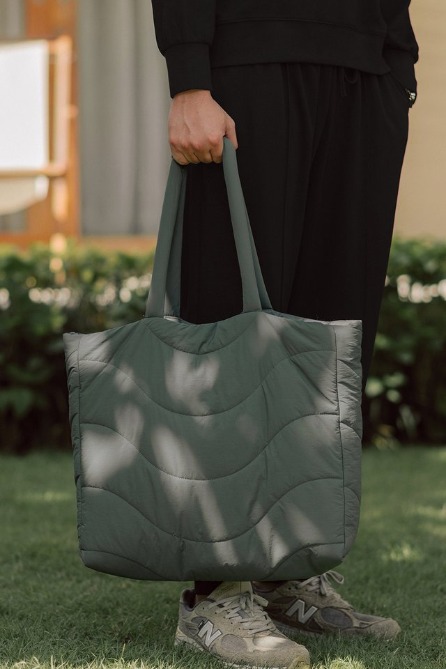 RIDGES PUFFY TOTE IN SAGE