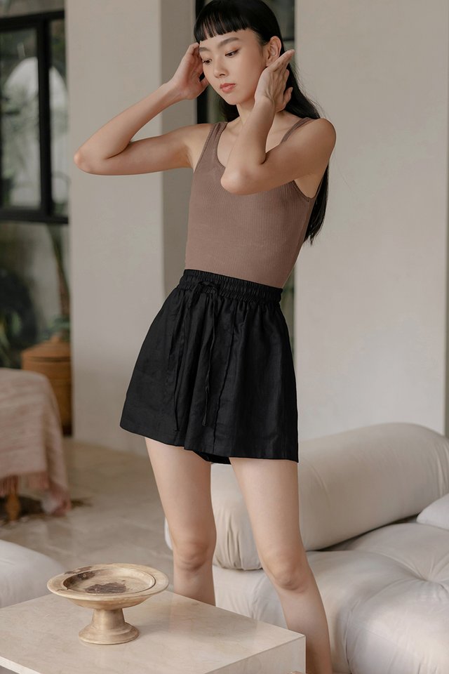 THE RETREAT LINEN RELAXED SHORTS IN BLACK