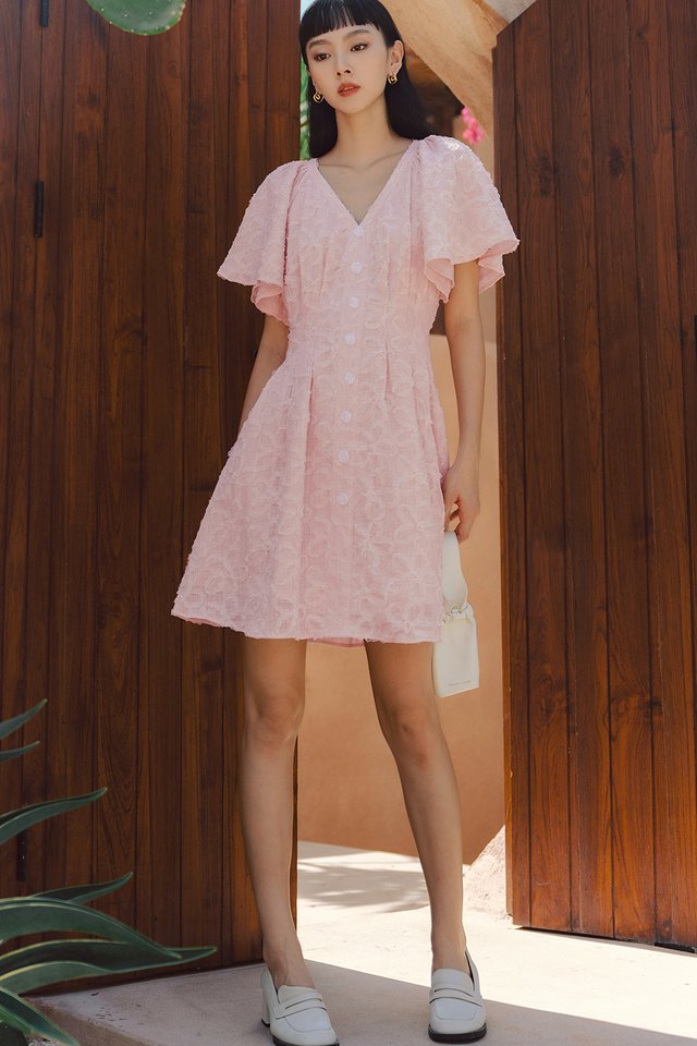 QUILLA MESH DRESS IN PINK