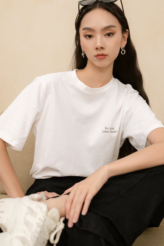 BE YOUR OWN MUSE TEE IN WHITE