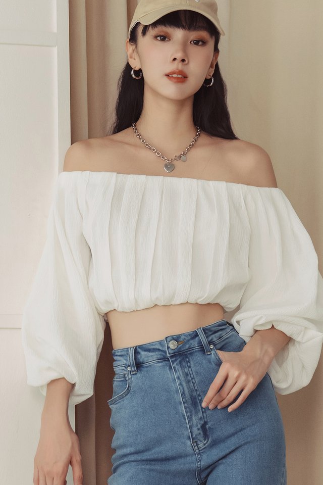 PEGS OFF SHOULDER TOP IN WHITE