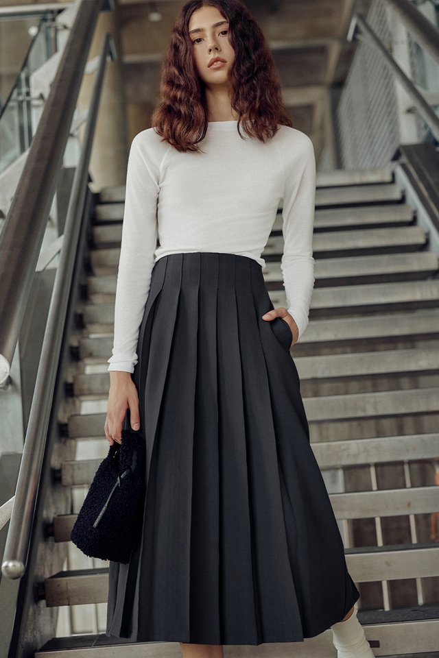 COLE PLEATED MIDI IN GUN