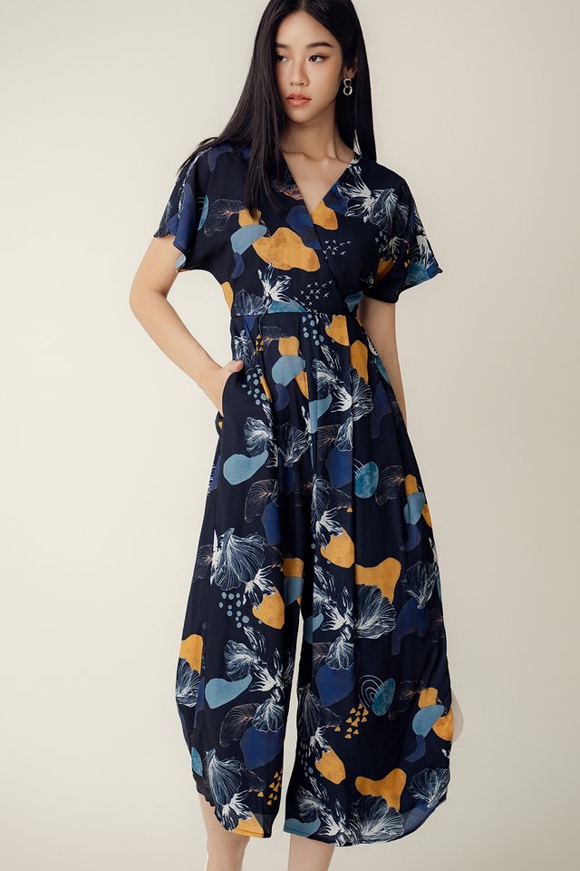 DELIAH JUMPSUIT IN NAVY