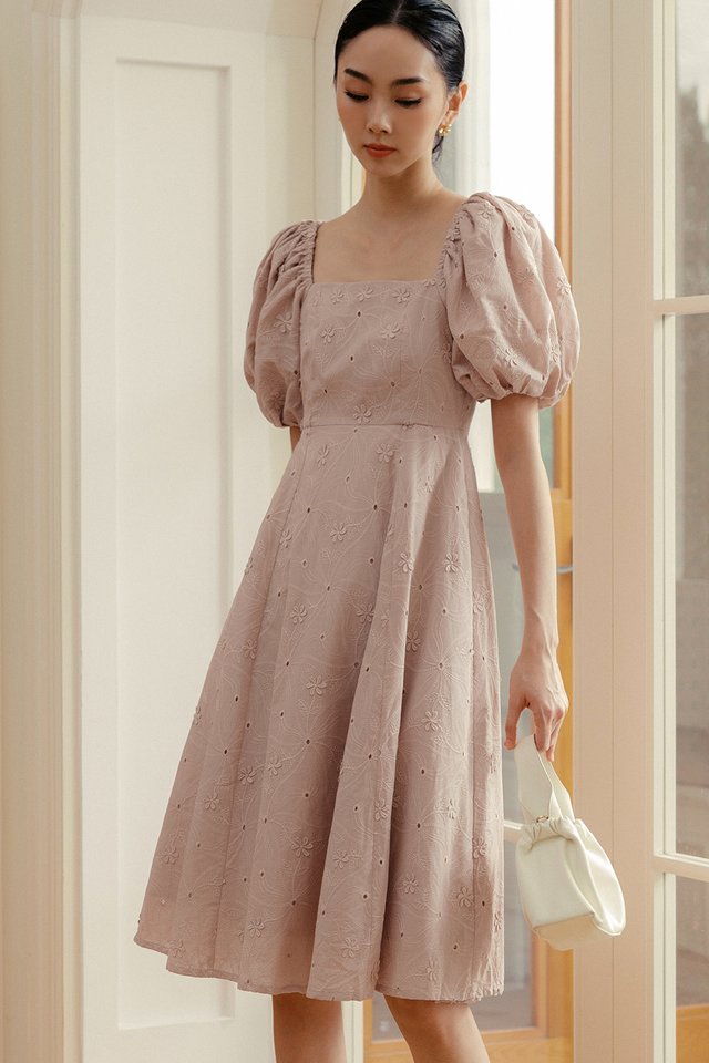 KIMBER EMBROIDERY MIDI IN BLUSH