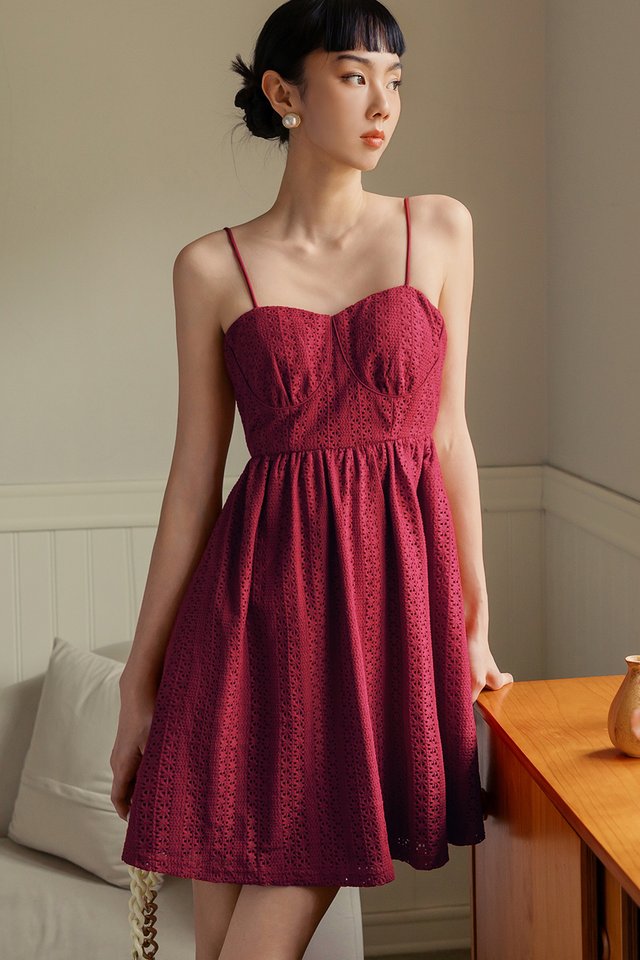 COEN CROCHET DRESS IN RED