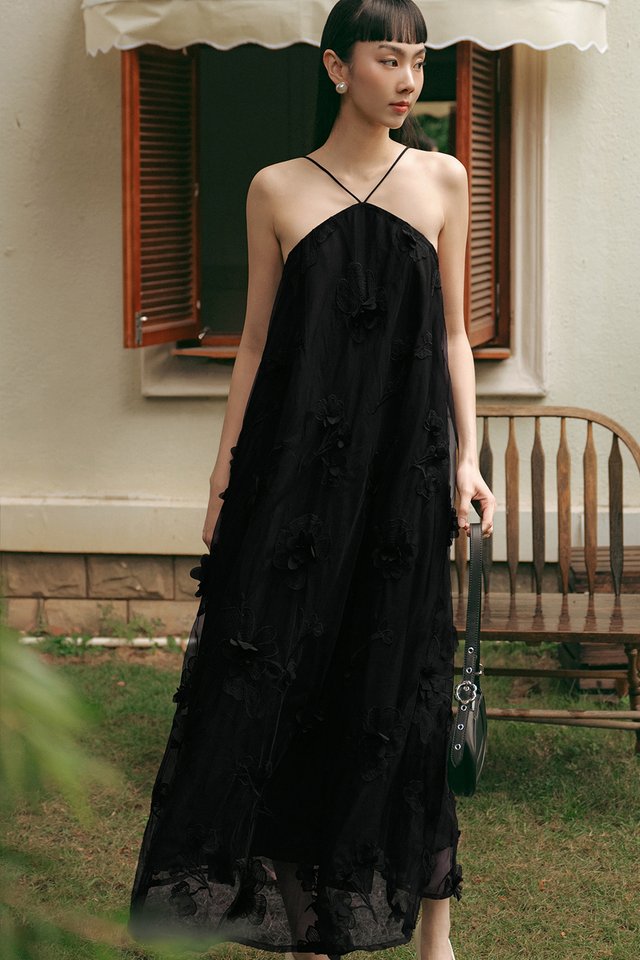 LEA APPLIQUÉ TIE MAXI IN BLACK