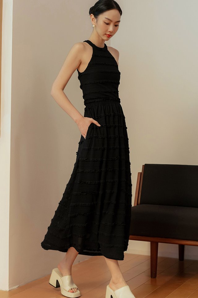 ZELIE RUFFLE MAXI IN BLACK