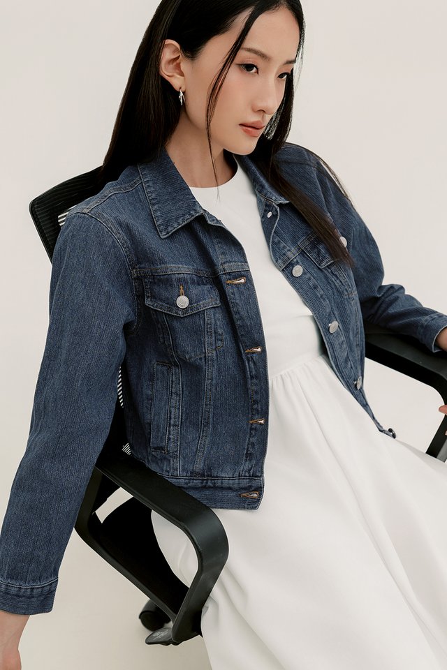 ELLIOTT DENIM JACKET IN MID BLUE
