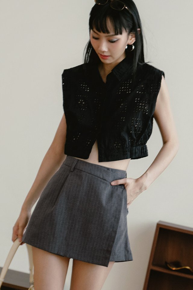 ANDRE PINSTRIPE SKORTS IN GRAPHITE