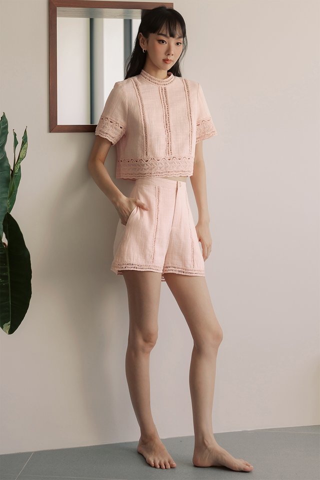 MYLO CROCHET SHORTS IN LIGHT BLUSH