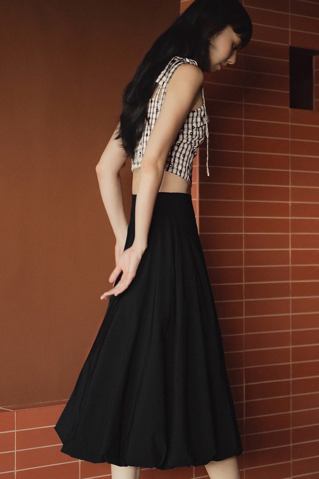 NYOMI BUBBLE MIDI IN BLACK