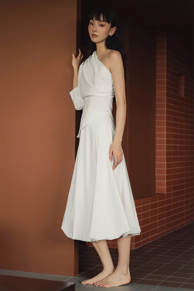 NYOMI BUBBLE MIDI IN WHITE