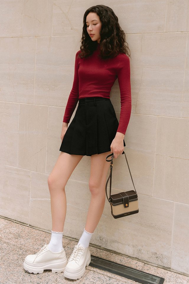 ANAGRAM KNIT TOP IN RED
