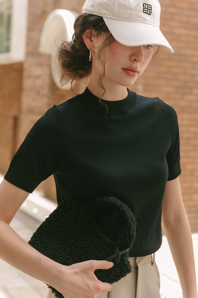 ATLAS KNIT TOP IN BLACK
