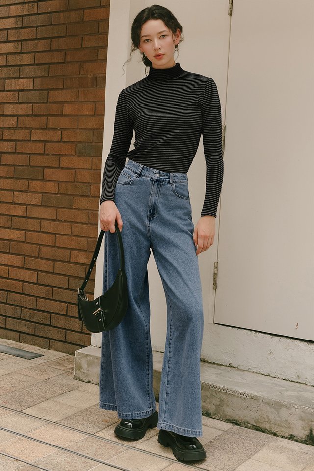BEAU STRIPE TURTLENECK IN BLACK