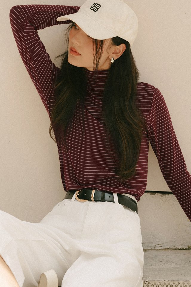 BEAU STRIPE TURTLENECK IN BURGUNDY