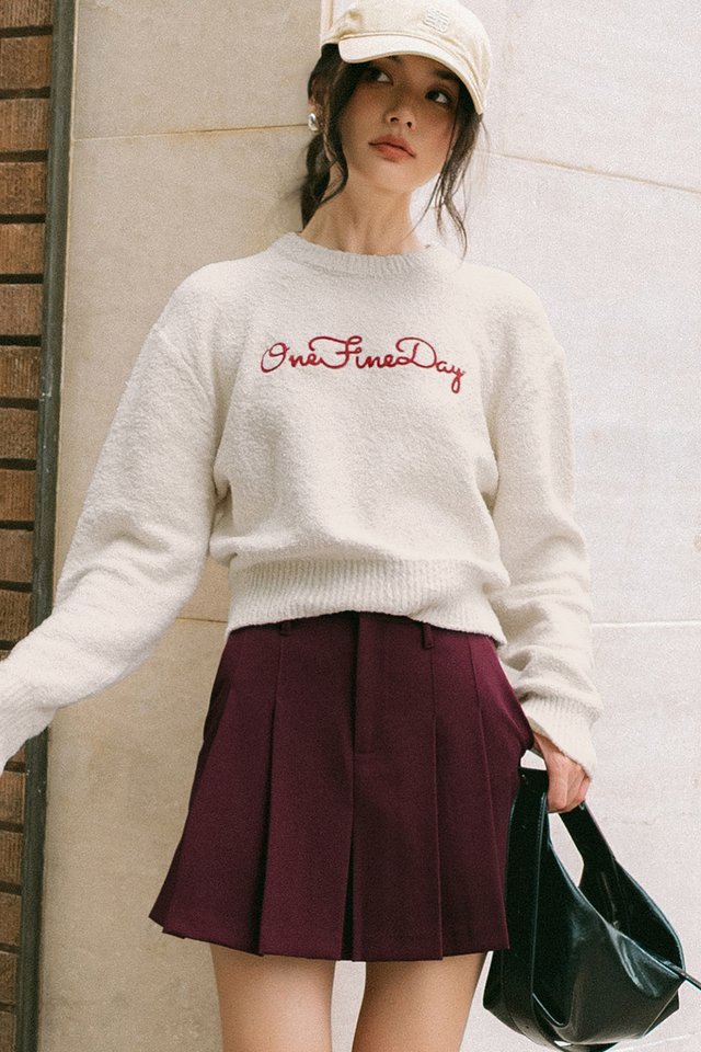 MONDI PLEATED SKORTS IN BURGUNDY