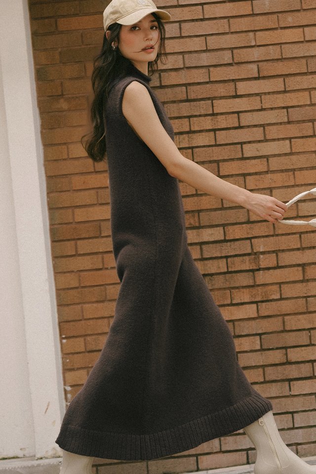 OLIE KNIT WOOL MAXI IN TRUFFLE