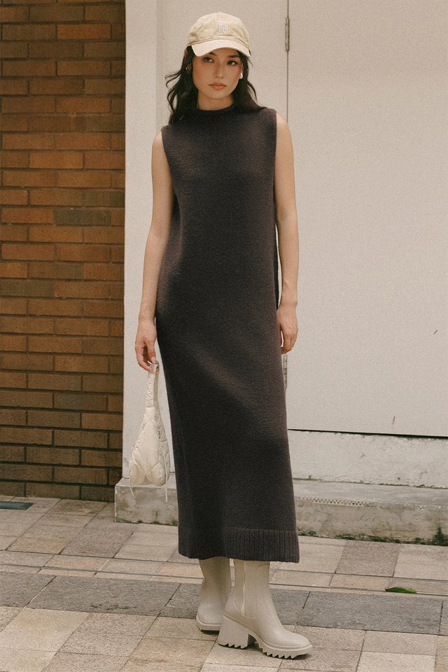 OLIE KNIT WOOL MAXI IN TRUFFLE