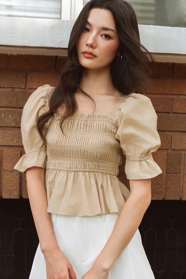 REYLENE BABYDOLL TOP IN SAND