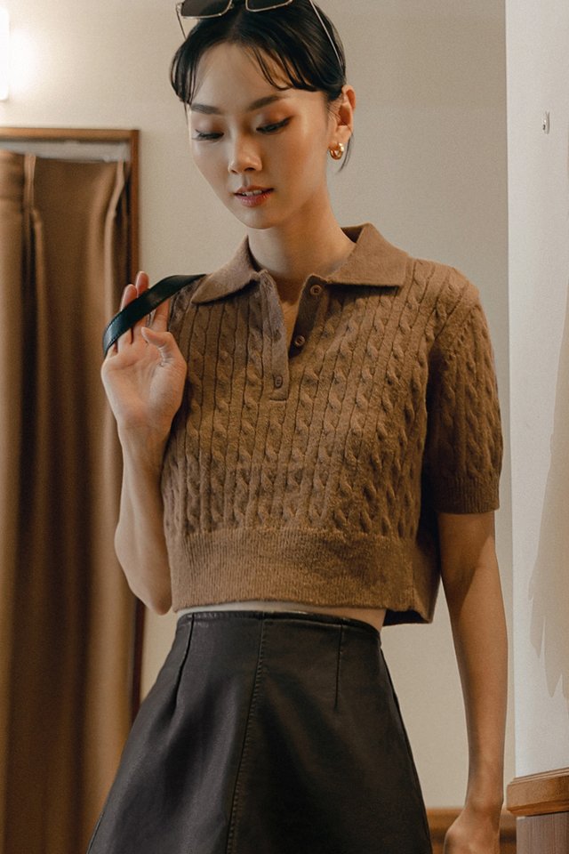 ELLI KNIT POLO IN CAMEL