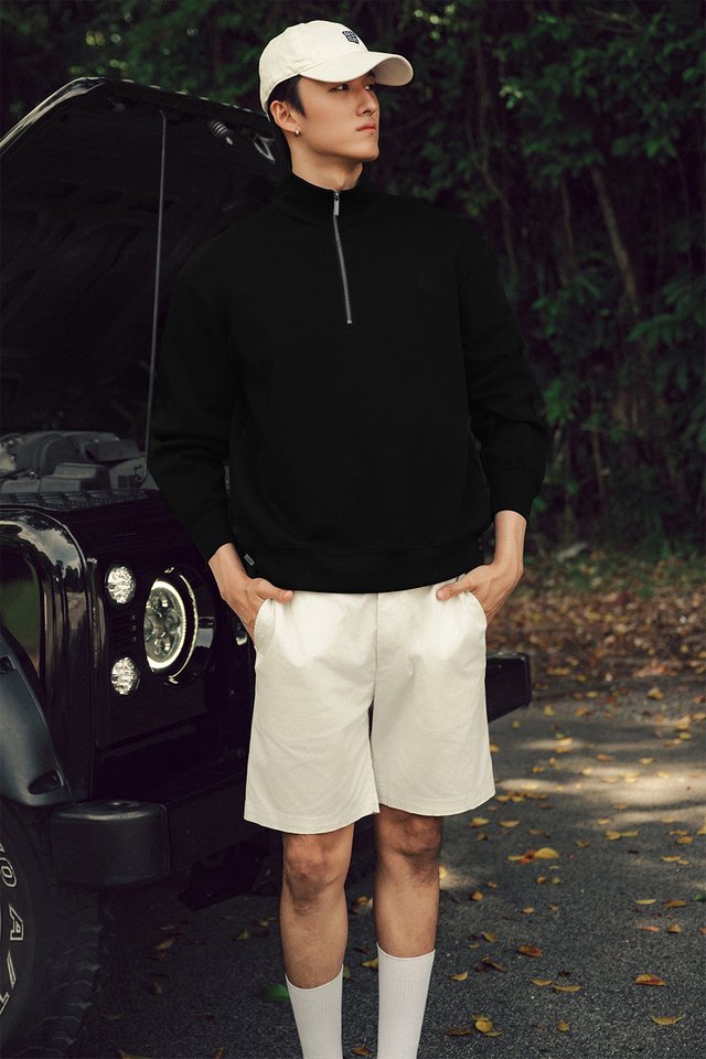 JORDAN UNISEX ZIPPED PULLOVER IN BLACK