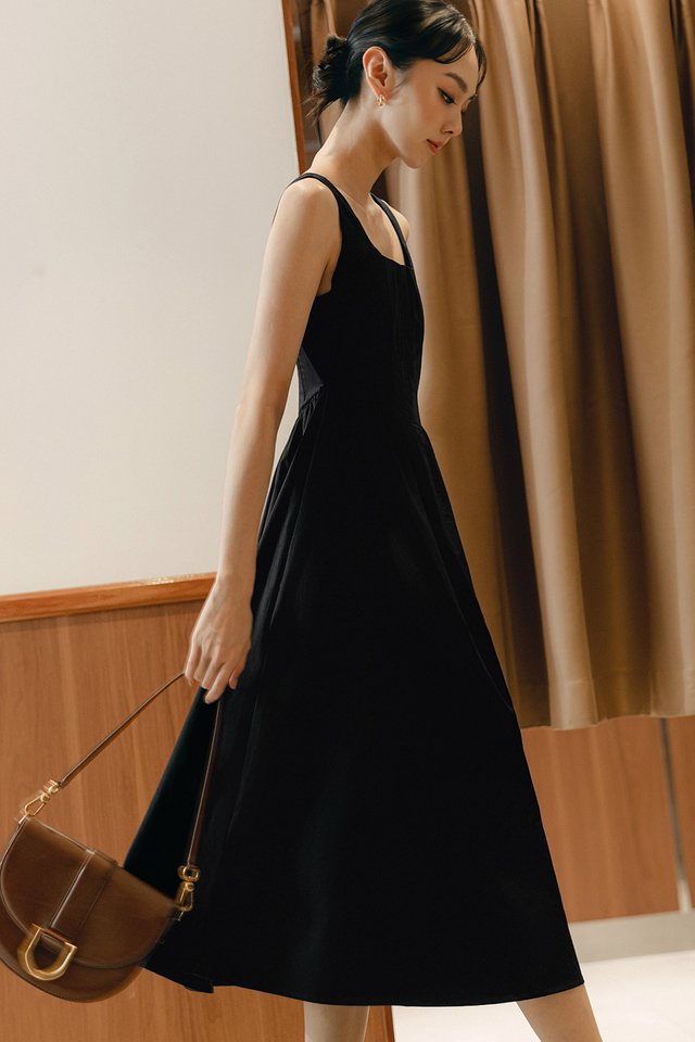 KYLEIGH CORSET MAXI IN BLACK