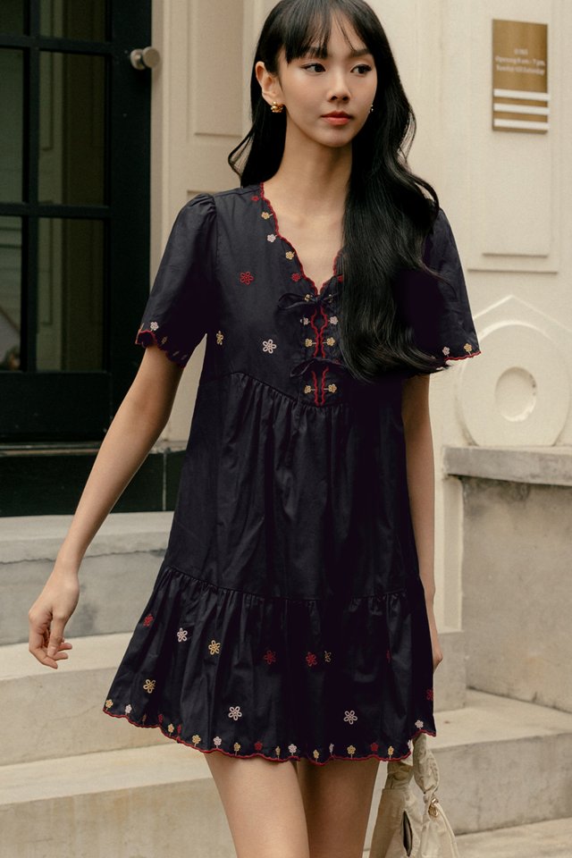 YUNA EMBROIDERY BABYDOLL PLAYSUIT DRESS IN BLACK
