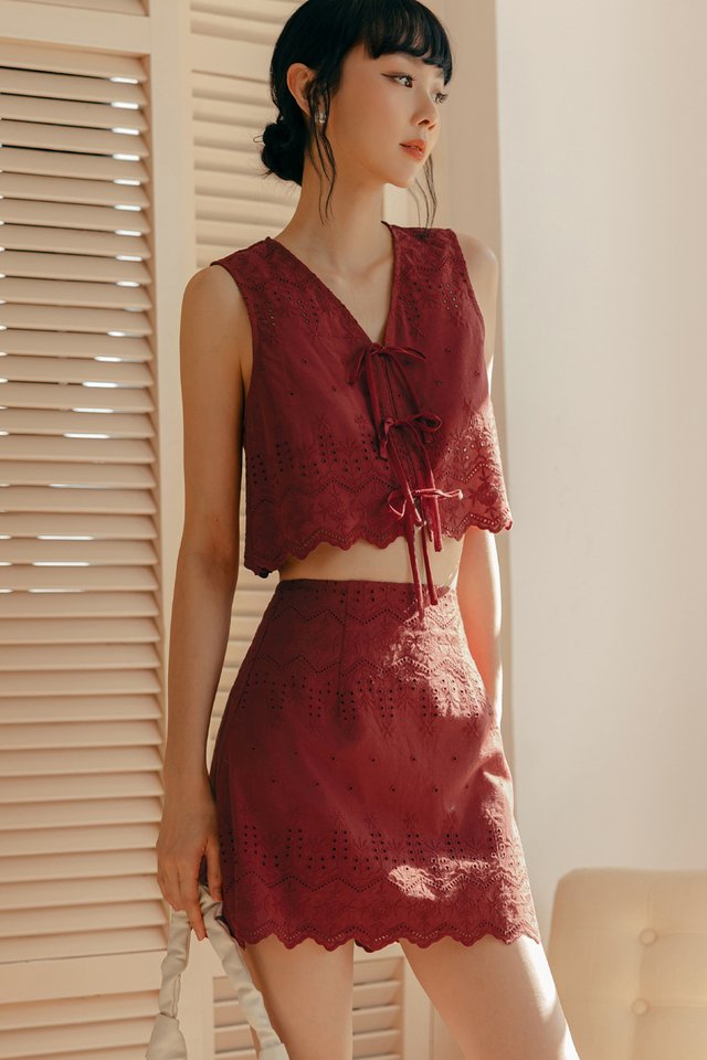 ARIE EMBROIDERY SKIRT IN CHERRY