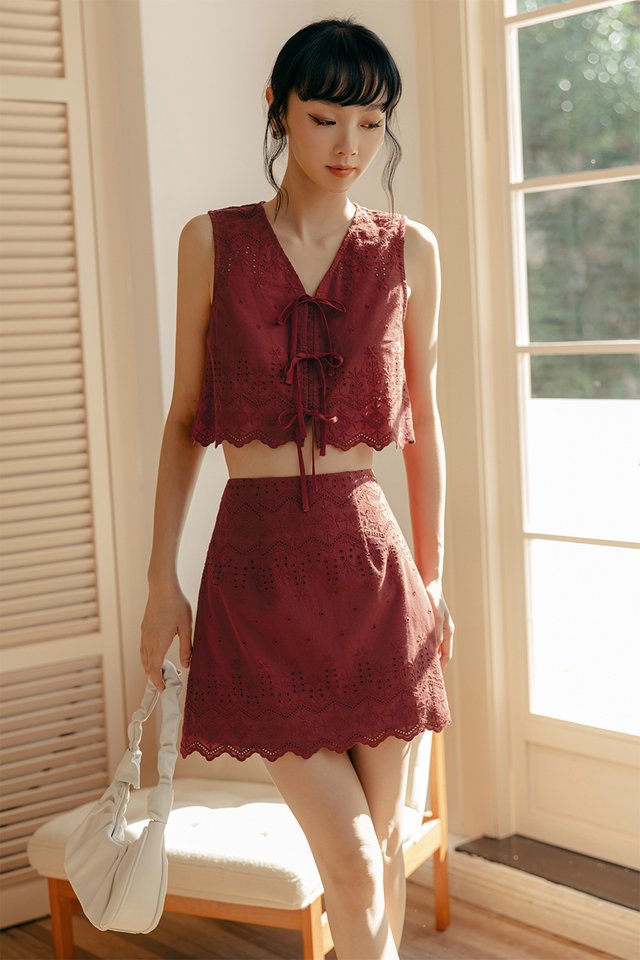 ARIE EMBROIDERY SKIRT IN CHERRY