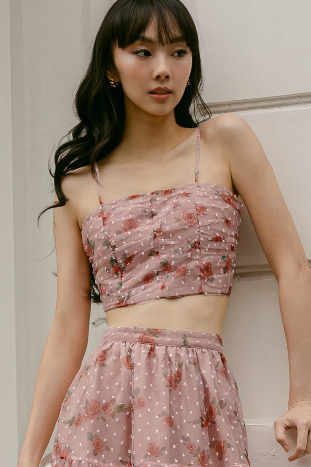 EVERLEE PADDED ORGANZA RUCHED TOP IN BLUSH