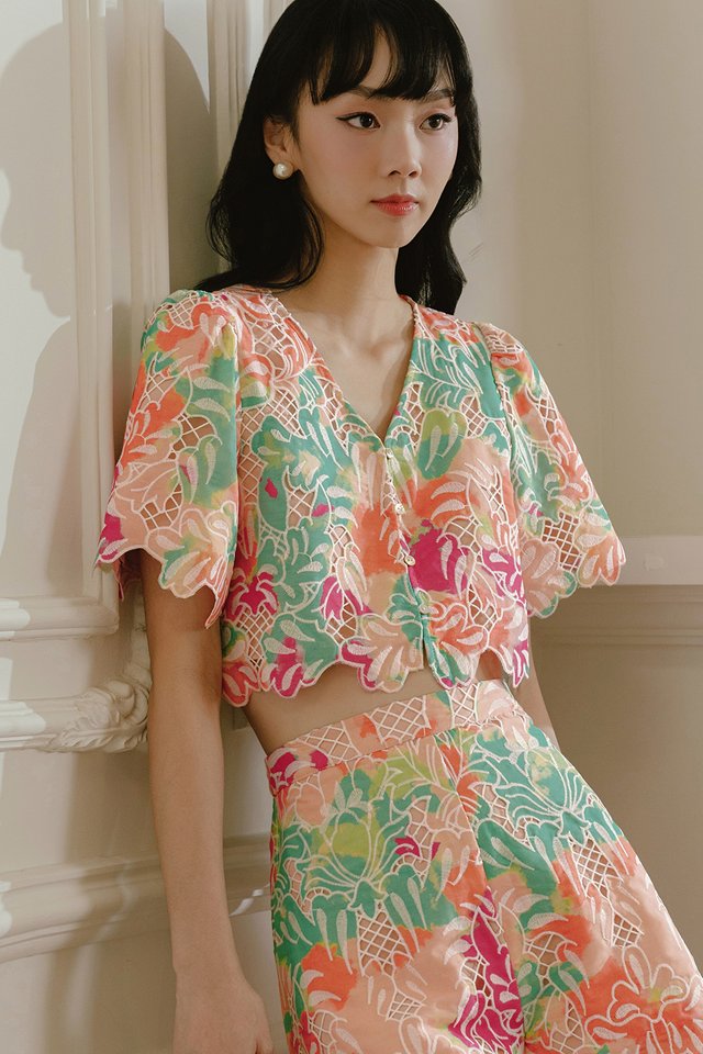 HARLEE EMBROIDERY SLEEVE TOP