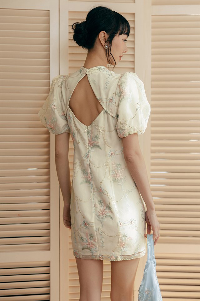 LILLA EMBROIDERY ORGANZA CHEONGSAM