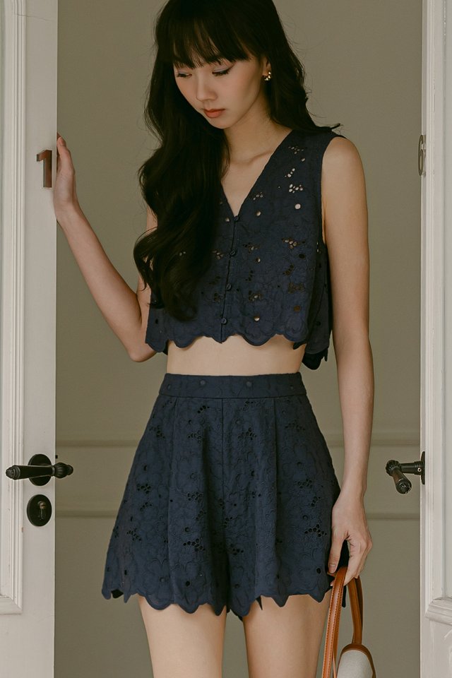 YOKO EMBROIDERY SHORTS IN GUN