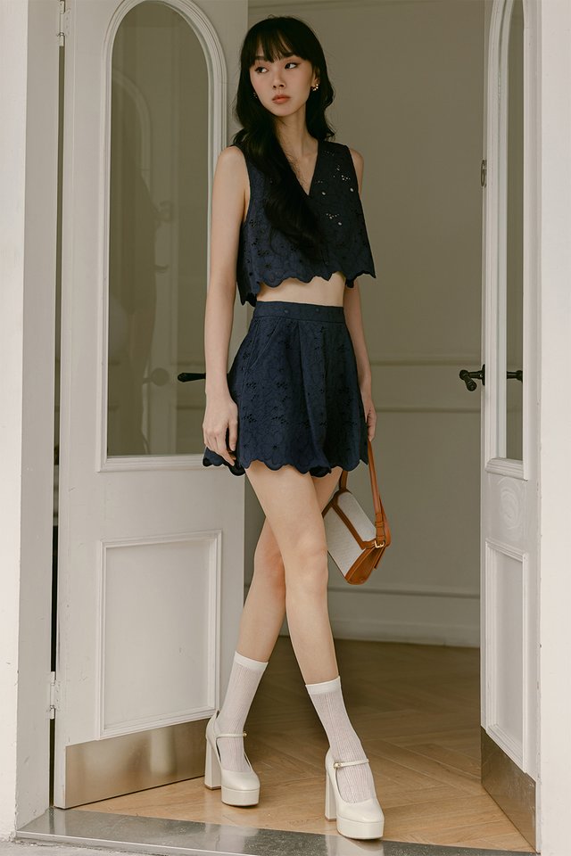 YOKO EMBROIDERY SHORTS IN GUN