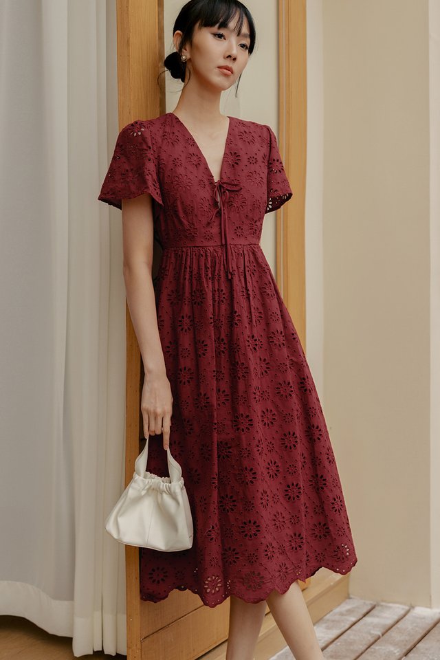 EMILO EMBROIDERY PADDED MIDI IN WINE RED