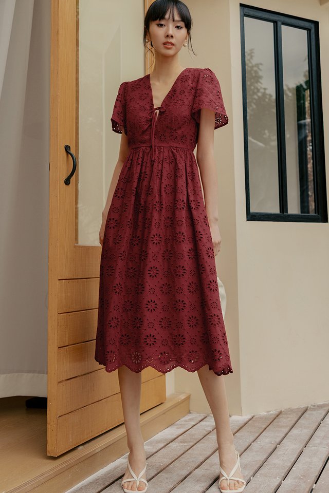 EMILO EMBROIDERY PADDED MIDI IN WINE RED