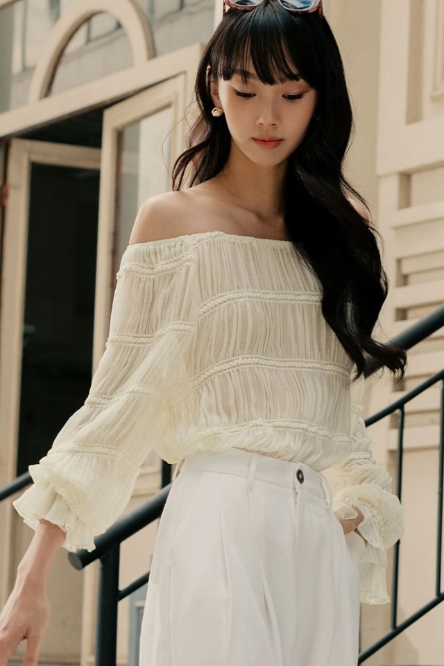 LUMI TWO-WAY PLEAT TOP IN CHALK