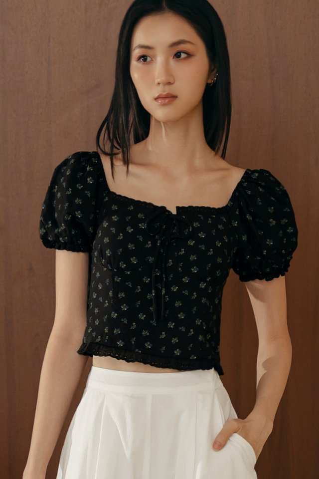 CARLY PADDED TOP IN BLACK