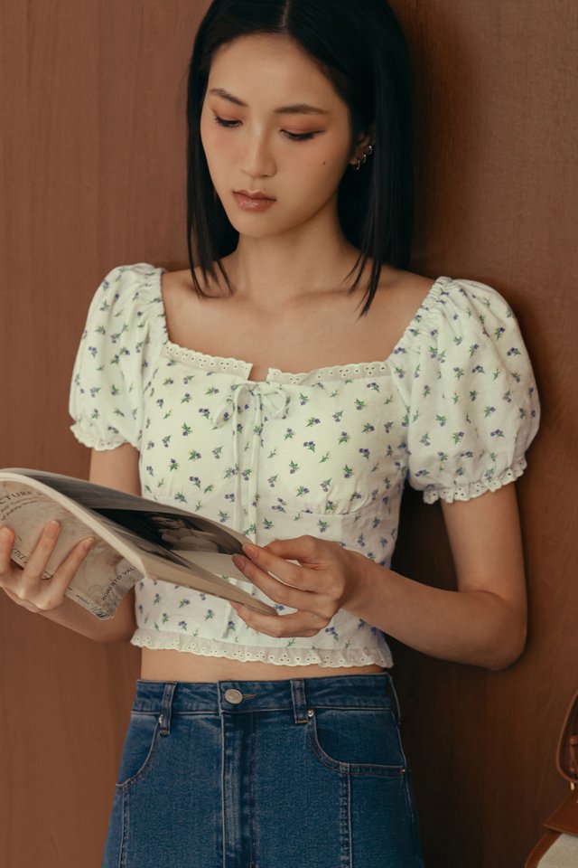 CARLY PADDED TOP IN LIGHT CREAM