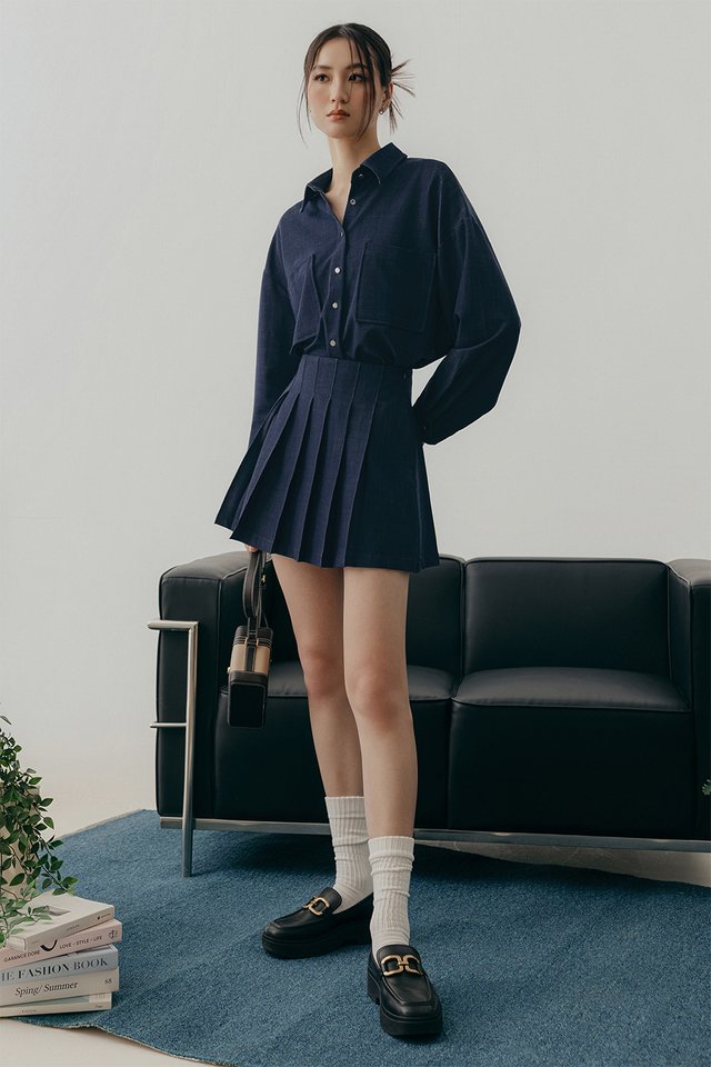 CHAMBRAY POCKET SHIRT IN DEEP INDIGO
