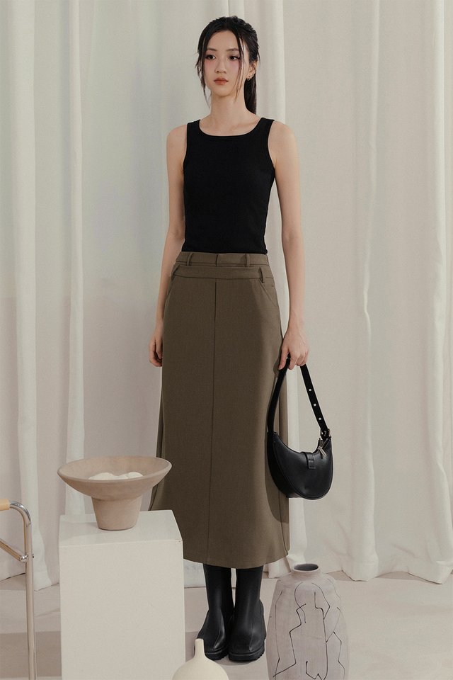 ADEL PADDED RIBBED TANK IN BLACK