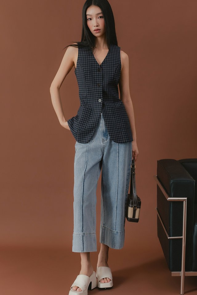 MADIE POCKET CROPPED JEANS IN MID WASH