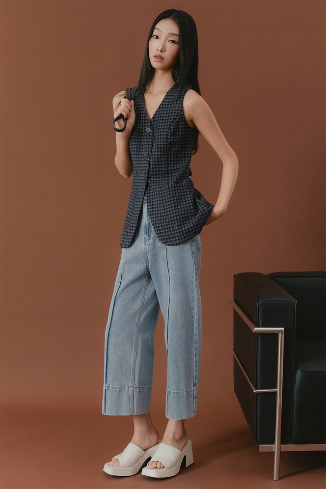 MADIE POCKET CROPPED JEANS IN MID WASH