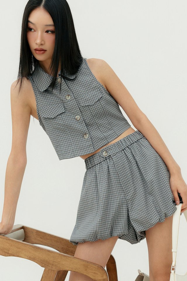 AKIN CHECKS BUBBLE SHORTS IN BLUE MIST